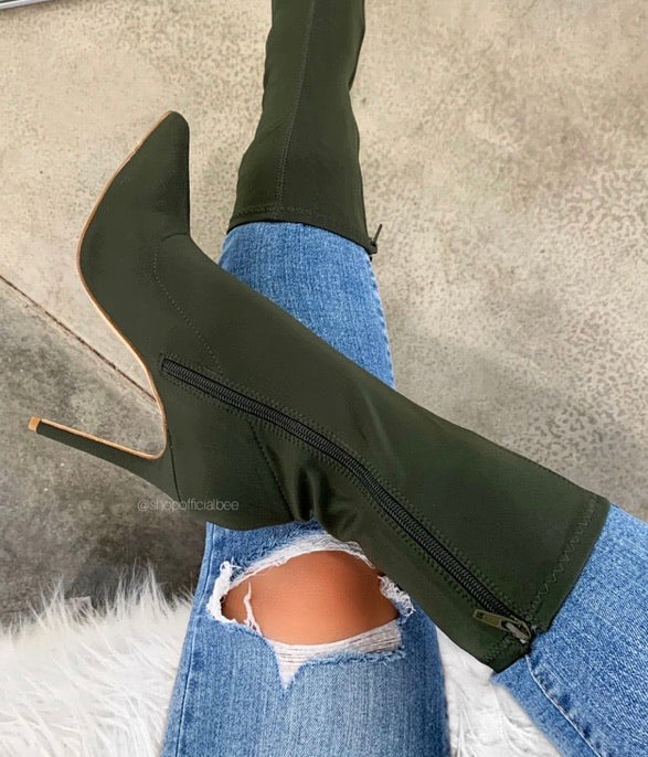 OLIVE BOOTS