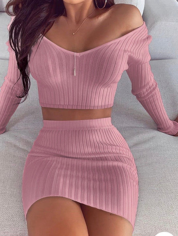 LONG SLEEVE CROP TOP AND SKIRT BOTTOM