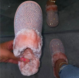 HOUSEWEAR SLIPPERS