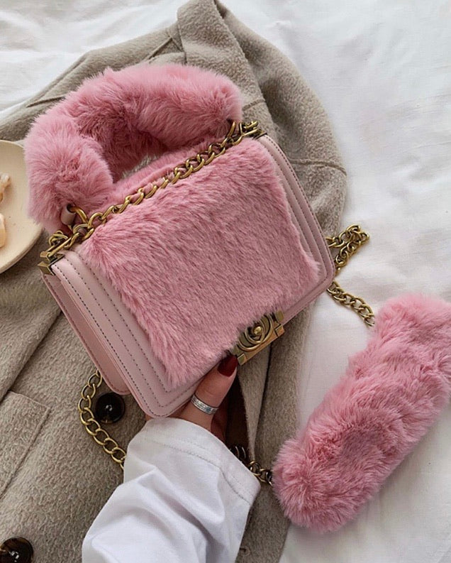 FLUFFY CHAIN CROSSBODY BAG