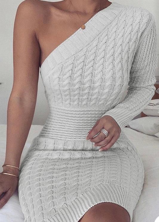 ONE SHOULDER KNIT SWEATER