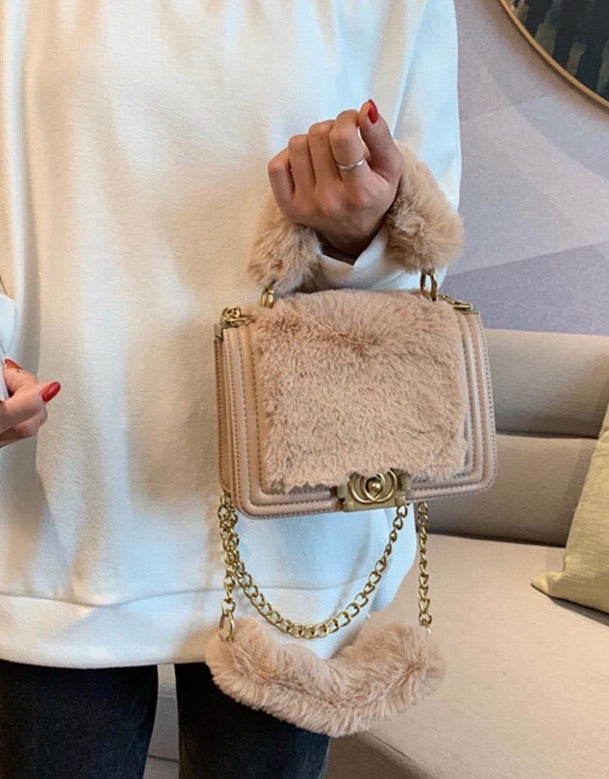FLUFFY CHAIN CROSSBODY BAG
